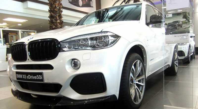 أول نسخة من BMW X5 بباقة M Performance تعرض في أبوظبي