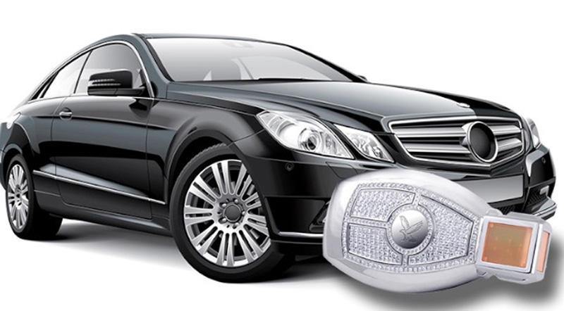 اكسسوارات السيارات الغالية.. أغلى مفتاح سيارة بالعالم في أبوظبي